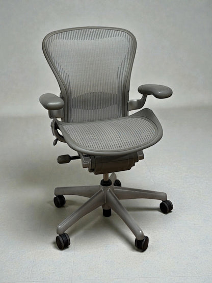 Skivbordsstol - Herman Miller Aeron