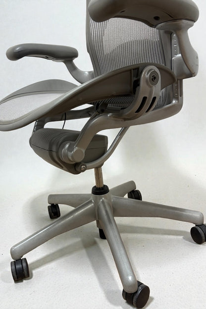 Skivbordsstol - Herman Miller Aeron
