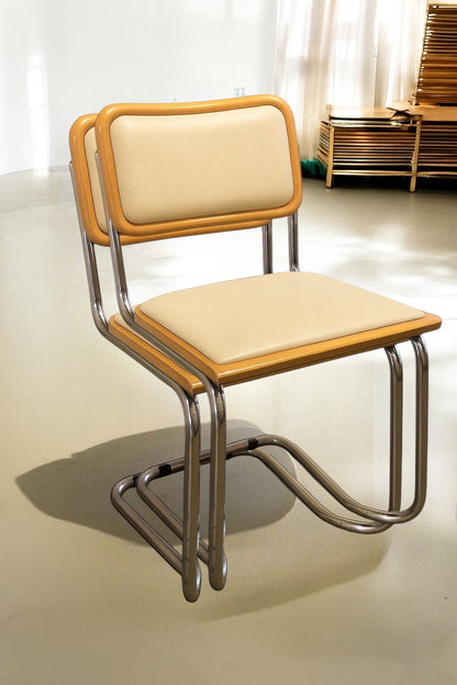 Bauhausstol / Cesca-stol med sits och rygg i slitstarkt konstläder, Made in Italy, utan armstöd, med kromad stålram – en exklusiv designklassiker som finns i flera färger och passar perfekt i matsalar, kök och modern skandinavisk inredning.