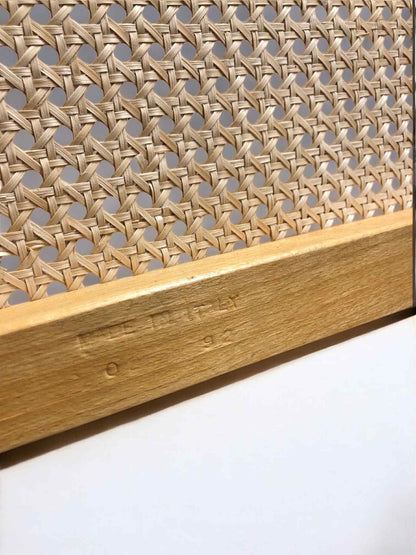 Bauhausstol i helrotting, Made in Italy, med kromad stålram och handvävd rotting i både sits och ryggstöd – en högkvalitativ Bauhausstol/Cesca-stol som kombinerar italienskt hantverk med klassisk Bauhausdesign, perfekt för moderna svenska hem, matsalar och skandinavisk inredning. Made in Italy, orginal,sits och märkt. 