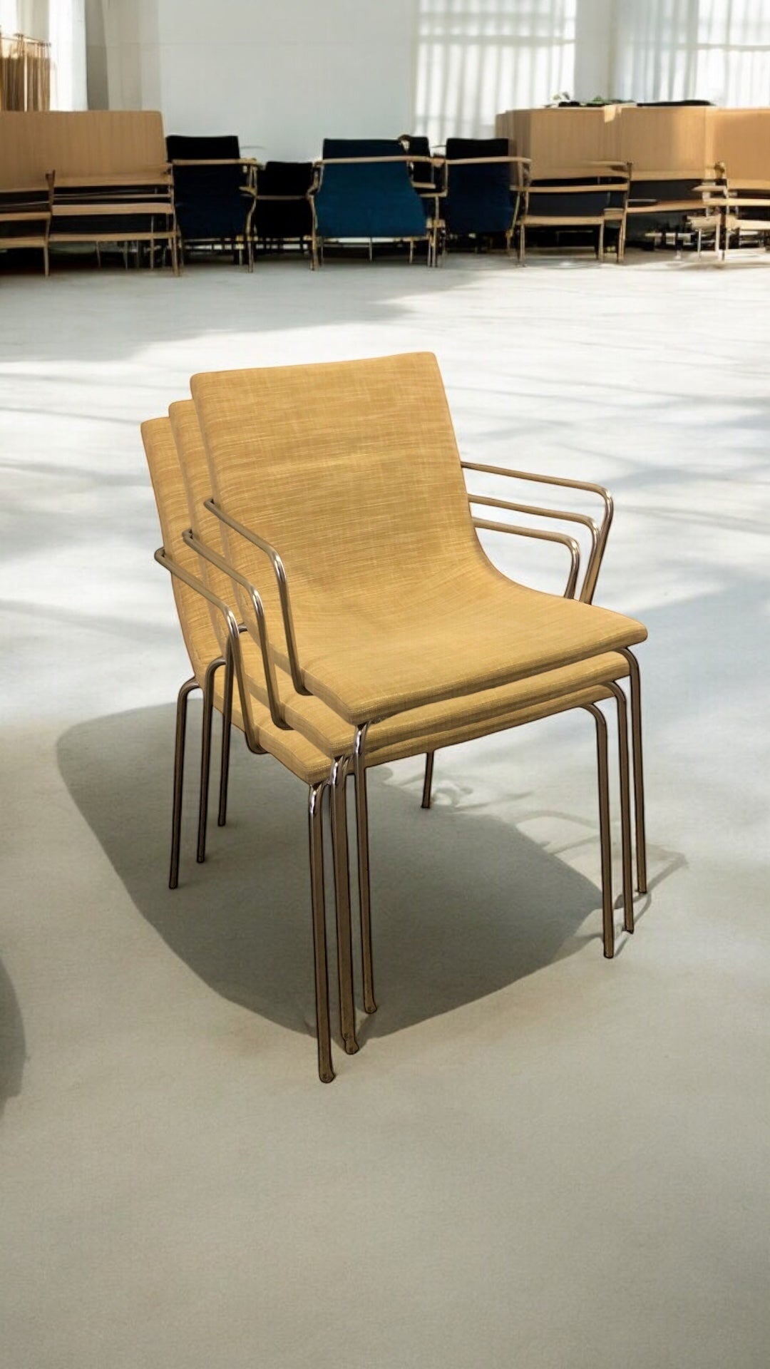 Officechair-_offecct-Loungechair-beige